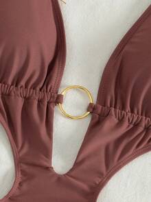 Traje de Baño Entero Halter Color Chocolate para Mujer, Diseño Recortado con Anillo Metálico, Corte Alto, Ideal para Vacaciones en la Playa - Chocolate - Ver 3