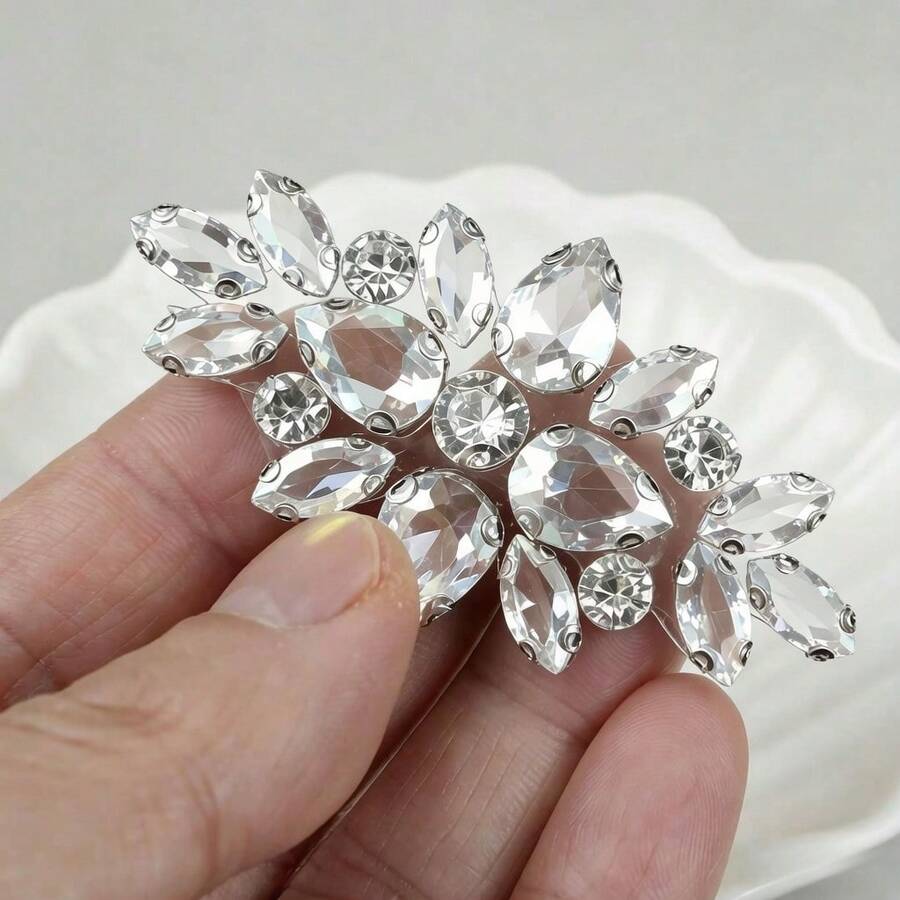 高级手工花卉水晶水钻贴纸，闪亮玻璃钻石，热熔胶水钻贴纸，适用于熨烫在婚纱礼服、婚礼装饰、新娘配饰等衣物上。