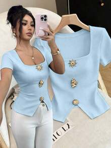 Blusa elegante y urbana de cuello cuadrado con decoración metálica de manga corta ajustada para mujer, adecuada para uso diario, bodas, galas, viajes, fiestas de graduación, vacaciones, citas, fiestas, Halloween, Navidad, Año Nuevo, Acción de Gracias, bodas - Celeste - Ver 1