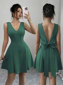 Vestido elegante y sexy de color borgoña con cuello en V, espalda descubierta, ajustado con vuelo en el bajo, sin mangas y con detalle de lazo.Adecuado para el Día de la Independencia y días festivos - Verde Oscuro - Ver 2