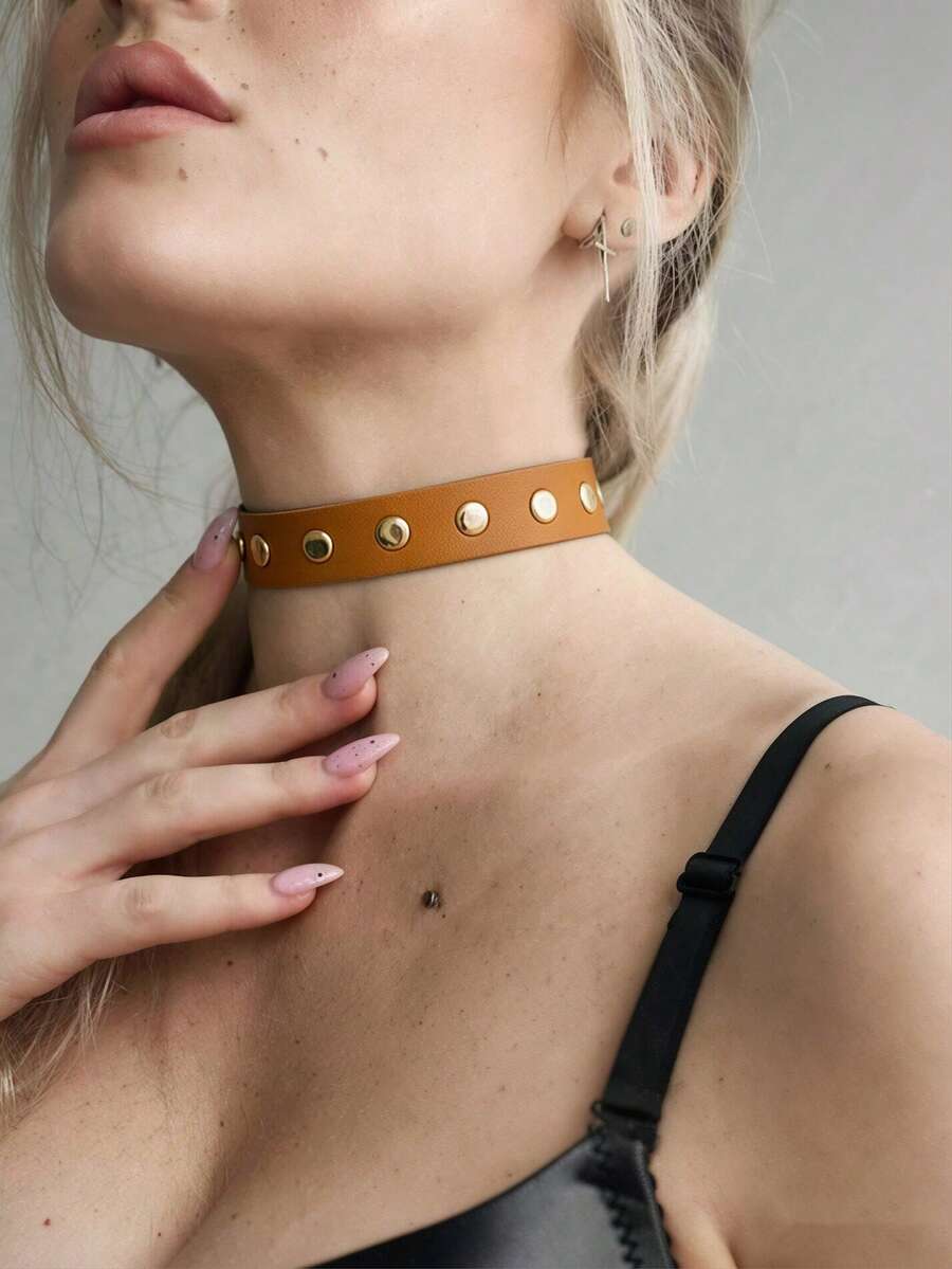 1 buah Kalung Choker Seksi Gaya Gothic Wanita dengan Gesper Emas Hitam, Cocok untuk Pemakaian Sehari-hari dan Pesta - Coklat - View 1