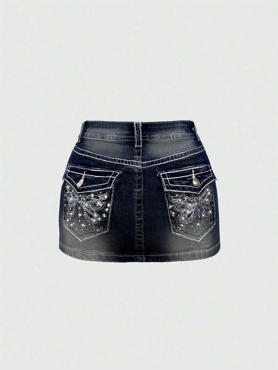 J-Fashion Minifalda de mezclilla con bordado de mariposa, cintura baja, ajustable y de color contrastante, estilo vintage Y2K para mujeres - Azul marino - Ver 1