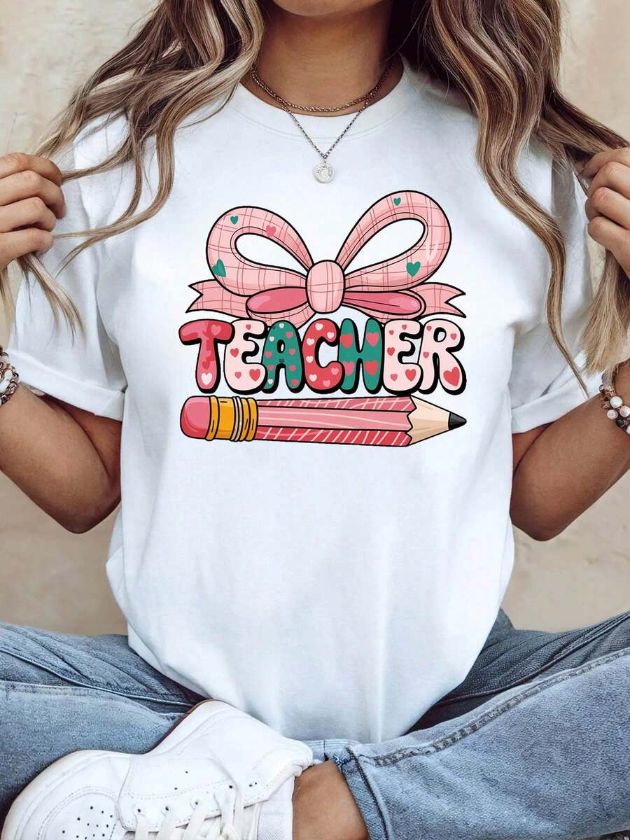 Camiseta de Mujer con Estampado de Corazón, Lápiz y Lazo PROFESOR, Top para Uso Diario en el Campus o Fiestas, Estilo Dulce y Cálido de Manga Corta, Camiseta de Estilo Urbano para Uso Diario - Camiseta Unisex de Algodón de Manga Corta, Cuello Redondo y Corte Holgado, Estilo Urbano Vintage - Blanco - Ver 1