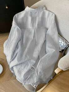 Top de mujer minimalista de unicolor con contraste de encaje, decoración de lazo, botones delanteros, manga larga y protección solar, verano - Gris - Ver 2