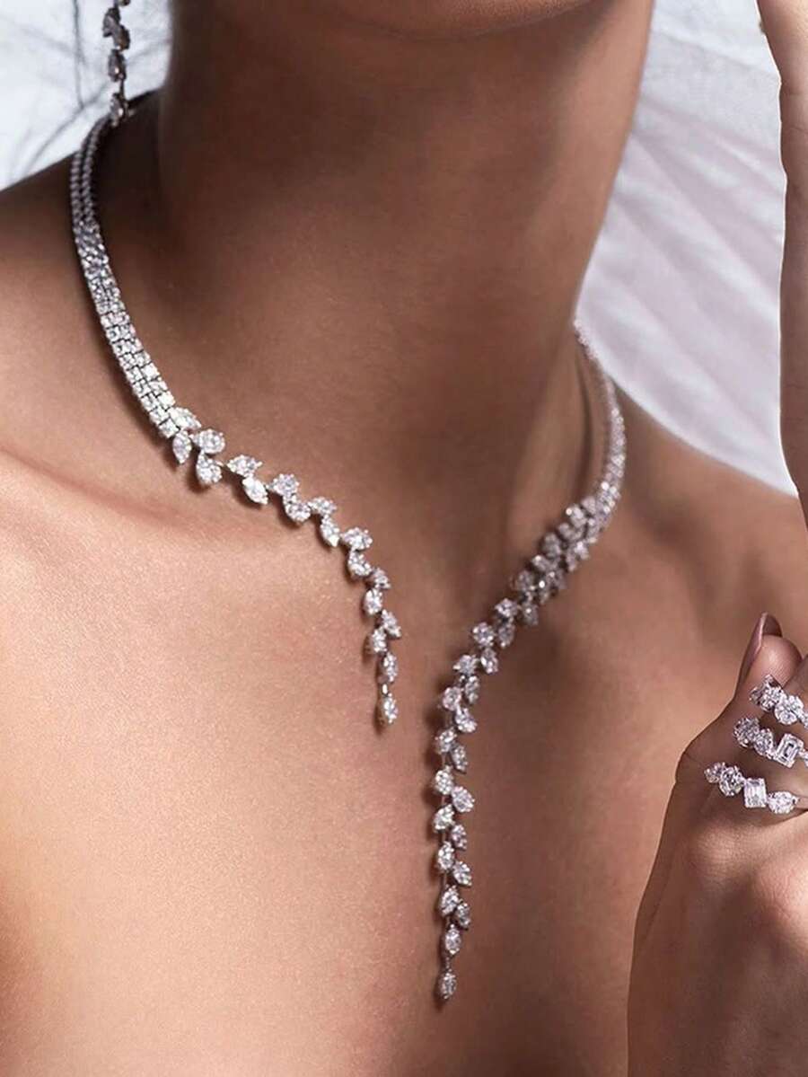 1pc Fashionable Sparkling Leaf-Shaped Adjustable Choker Necklace, Elegant Accessory For Formal Dresses - Silver - View 1