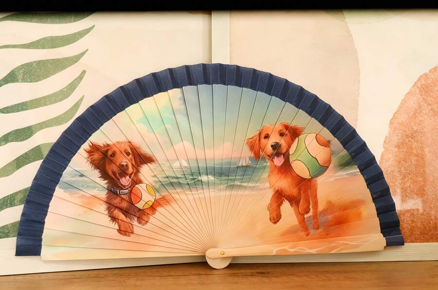 Un abanico   con dibujo perritos  Ideal para el verano,fiesta, mejor regalo de cumpleaños/graduación. - Golden retriever - Ver 1