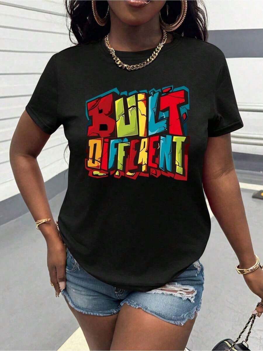 Camiseta Casual de Manga Corta con Estampado Gráfico y Graffiti Artístico BUILT DIFFERENT, Camisetas Gráficas para Mujer, Tops de Algodón - Negro - Ver 1