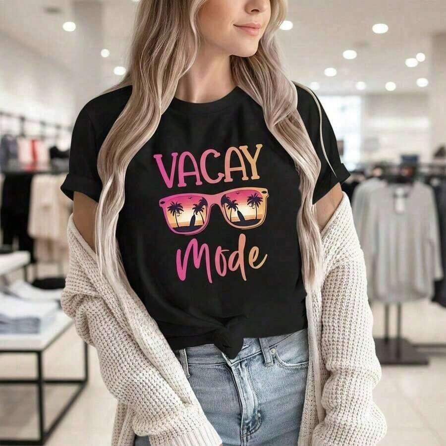 Women's Short-Sleeve Cotton T-Shirt, 'Vacay Mode' Graphic Print Cotton Tee, Short Sleeve, Round Neck, Casual T-Shirt, Summer Beach Vacation Top, Size S Available, Basic Black T-Shirt With Sunglasses And Palm Tree Design, Soft And Breathable Cotton Fabric, Loose Fit T-Shirt For Everyday Wear, Essential For Vacation Outfits. Round Neck, 100% Cotton, Soft Fabric, Short Sleeve. - 黑色 - 查看 1