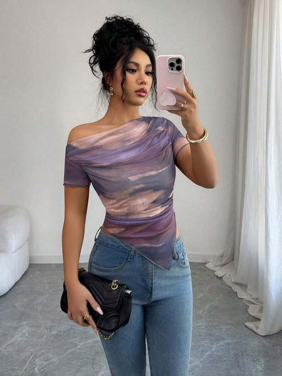 Camiseta de manga corta con hombros oblicuos y estampado de teñido anudado para mujer - Púrpura malva 2 - Ver 1