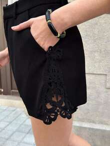 Shorts de Mujer a la Moda en Bloques de Color Blanco y Negro con Bolsillos, Estilo Old Money de Verano - Negro 6 - Ver 5