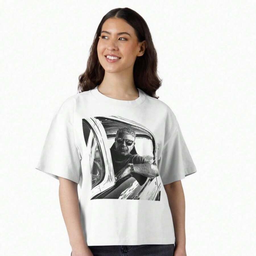 Anthony Bourdain - Retro 80s Boxy T-ShirtShirt For Women Camiseta 100% Algodón Unisex - Playera Casual Premium de Corte Cómodo - Blanco - Ver 1