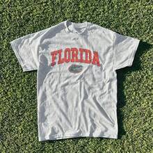Free Shipping On 2026 Summer New Arrivals Short-Sleeved Graphic Tops, Retro Florida State University Alligator White T-Shirt, Retro Cotton T-Shirt. - 淺灰色 - 查看 12