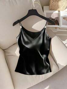 Elegante camiseta de satén con escote en V francés delicado y decoración de perlas, adecuada como prenda de superposición para mujeres - Negro - Ver 5