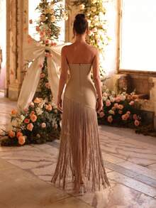 新款重工裝飾性感女款粉色3D花卉水鑽裝飾露肩露背流蘇晚禮服，婚禮派對宴會洋裝 - 杏色 - 查看 7