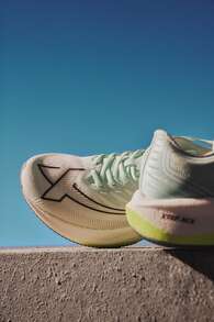 1 par de Zapatillas de running XTEP Generation I para hombres, nuevas zapatillas de running con amortiguación, color verde espuma/blanco vela - Verde espuma/Blanco vela - Ver 7