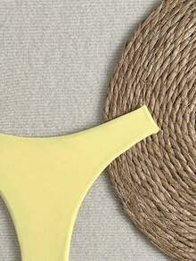 Braguitas de bikini con volantes de unicolor para mujer, sexy y ajustadas, para la playa y celebraciones de Halloween - Amarillo claro - Ver 7
