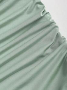 Nuevo diseño de vestido mini con falda acampanada que afina la cintura, con ornamento espiral dorado para mujeres - verde menta - Ver 4