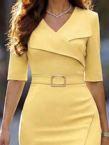Vestido ajustado con cuello en V cruzado, sin mangas, hebilla metálica y abertura para mujer - Amarillo - Ver 5
