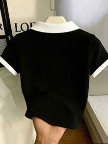 Camiseta de manga corta ajustada para mujer con estampado de todo el cuello - Negro - Ver 2