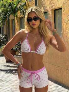 Conjunto de bikini de 2 piezas para mujer - Estampado de estrella con ribete sólido, parte superior tipo triángulo con escote halter (adornada con acentos de cuentas), Bottom tipo short de tiro alto, elegante ropa de playa de verano, traje de baño de tira - Rosa - Ver 3