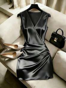Vestido ajustado con cuello en V sin mangas, cintura fruncida e irregular, vestido de satén para mujer, vestido de primavera/verano para mujer, vestido elegante de fiesta para mujer, atuendo de vacaciones para mujer, atuendo del Día de San - Negro - Ver 1
