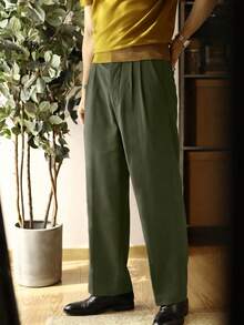 Pantalones de traje de hombre de corte recto y delgado con pliegues de unicolor - Verde militar - Ver 7
