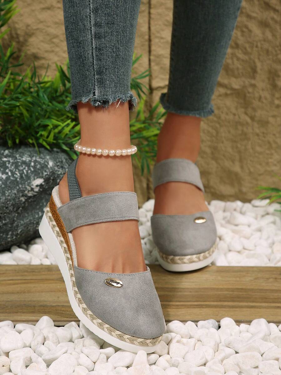Mila Footwear 女士加大码坡跟厚底闭趾灰色绳底沙滩度假风凉鞋，夏季新款撞色弹力带罗马凉鞋