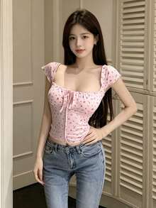 レディース トップス カットソー Tシャツ 花柄 小花柄 ピンク ショート丈 クロップド丈 スクエアネック フロントリボン シャーリング フレンチスリーブ パフスリーブ 半袖 夏服 夏物 コーデ 着痩せ 細見え 骨格ウェーブ 骨格ストレート デコルテ綺麗 体型カバー ガーリー フェミニン 大人可愛い セクシー 韓国ファッション Y2K カジュアル きれいめ デート お出かけ 海 ビーチ リゾート 旅行 女子会 10代 20代 30代 柔らかい 通気性 快適 伸縮性 ストレッチ フィット タイト スリム - ピンク - チェックする 6