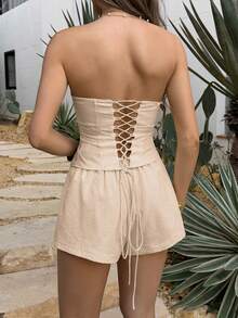 Set da 2 pezzi estivo con texture per donna, top corto senza spalline con laccio sulla schiena e pantaloncini, adatto per vacanze al mare - Cachi - Visualizzare 2