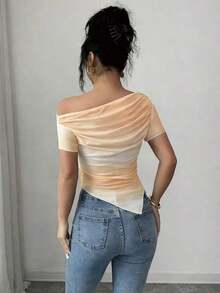 Camiseta de manga corta con hombros oblicuos y estampado de teñido anudado para mujer - Albaricoque - Ver 2