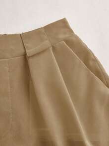 Pantalones cortos casuales sueltos con bolsillos y pliegues de unicolor para mujer - Caqui - Ver 4