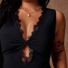 Lace Patchwork Twist V-Neck Camisole Top, Sexy Hollow Out Fitted Black Shirt For Summer - Negro - Ver 7
