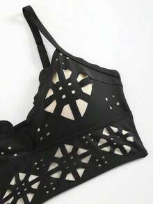 Bonvoyette Conjunto de 3 Piezas de Traje de Baño de Verano para Mujer, Top Sólido con Tirantes, Shorts de Cintura Alta, Pareo Largo Calado, Conjunto de Bikini de Moda para Resort - Negro - Ver 8