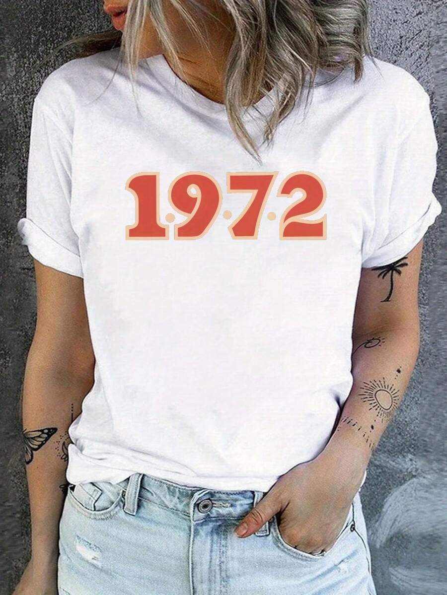 Camiseta estampada vintage de tipografía cinematográfica de 1972, cuello redondo casual y manga corta para primavera y verano, ropa de mujer - Blanco - Ver 1
