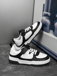 1雙男女童四季運動鞋，拼色拼接3D印花圖案設計，時尚兒童滑板鞋，適合室內外跑步，多色可選 - 黑與白 - 查看 4