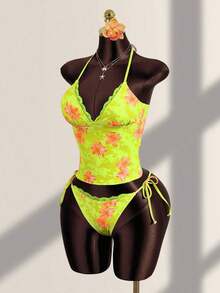 Conjunto de bikini de dos piezas con estampado floral tropical, parte superior tipo bandeau con tirantes atados y detalles de encaje para mujer, ideal para vacaciones de verano y playa - Verde - Ver 3