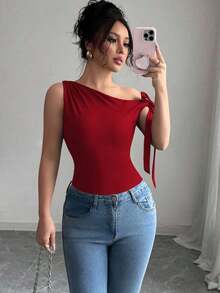 Camiseta de mujer de unicolor elegante con hombros oblicuos y nudo, para verano - Rojo - Ver 3