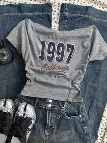 Camiseta corta de manga corta ajustada con hombros descubiertos, estampado retro de coche inglés y pliegues en la cintura, en color rosa, adecuada para el verano, el estilo callejero y el aeropuerto - Gris Claro 2 - Ver 7
