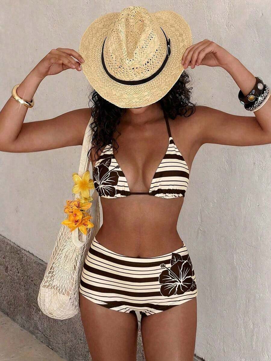 Traje de baño con estampado floral de moda: Top de bikini tipo camiseta con estampado de loto negro + Bottom de traje de baño de talle alto - Conjunto de traje de baño elegante y cómodo para vacaciones de verano, playa y uso en resort en color rojo - Multicolor - Ver 1