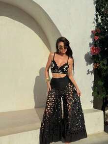 Bonvoyette Conjunto de 3 Piezas de Traje de Baño de Verano para Mujer, Top Sólido con Tirantes, Shorts de Cintura Alta, Pareo Largo Calado, Conjunto de Bikini de Moda para Resort - Negro - Ver 6