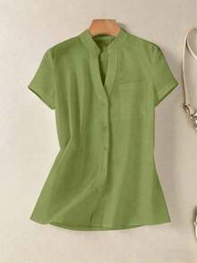 Camisa de mujer de unicolor con cuello en V y botones - Blusa casual y elegante de manga corta con detalle de bolsillo, adecuada para vacaciones, viajes y uso diario, artículo esencial para primavera y verano - Verde - Ver 5