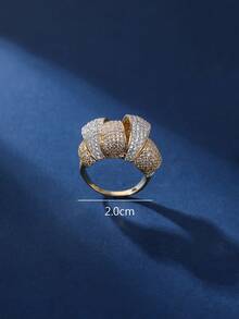 1 pieza Joyería gruesa de material de cobre, muy adornada con diseño envuelto, anillo grande, elegante y encantador, adecuado como regalo o uso diario para mujeres - dos colores - Ver 4