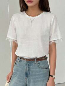 Camiseta de mujer de cuello redondo con encaje de contraste, de manga corta y holgada, para uso casual diario en verano, de vestir informal para mujeres - Blanco - Ver 8