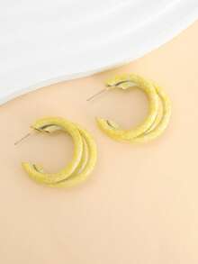 Anting-anting Fashion Minimalis Unik dengan Desain Cakar Tie Dye Asimetris - Kuning - View 2