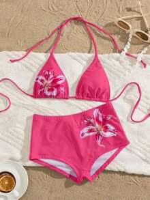 Traje de baño con estampado floral de moda: Top de bikini tipo camiseta con estampado de loto negro + Bottom de traje de baño de talle alto - Conjunto de traje de baño elegante y cómodo para vacaciones de verano, playa y uso en resort en color rojo - Rosa Fucsia - Ver 2