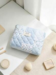 1 Bộ: Túi đựng mỹ phẩm cỡ lớn họa tiết hoa xanh phối nhiều màu - Một chiếc túi xách nữ in họa tiết dễ thương để đựng dụng cụ trang điểm, son môi, điện thoại, mỹ phẩm, cọ trang điểm, bút chì, tiền xu và các sản phẩm chăm sóc da. - Màu xanh lam - Xem 8