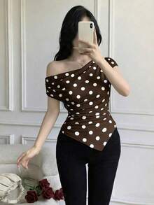 Camiseta asimétrica de mujer elegante con estampado de lunares, para verano - Café integral - Ver 4