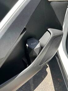 1 pieza Papelera de coche con tapa - Accesorio interior de coche esencial mini, papelera a prueba de fugas, caja de almacenamiento multiusos, adecuada para coche, hogar, oficina. No se incluyen bolsas de basura, por favor comprar por separado - cubo de basura hexagonal de estilo antiguo - Ver 6