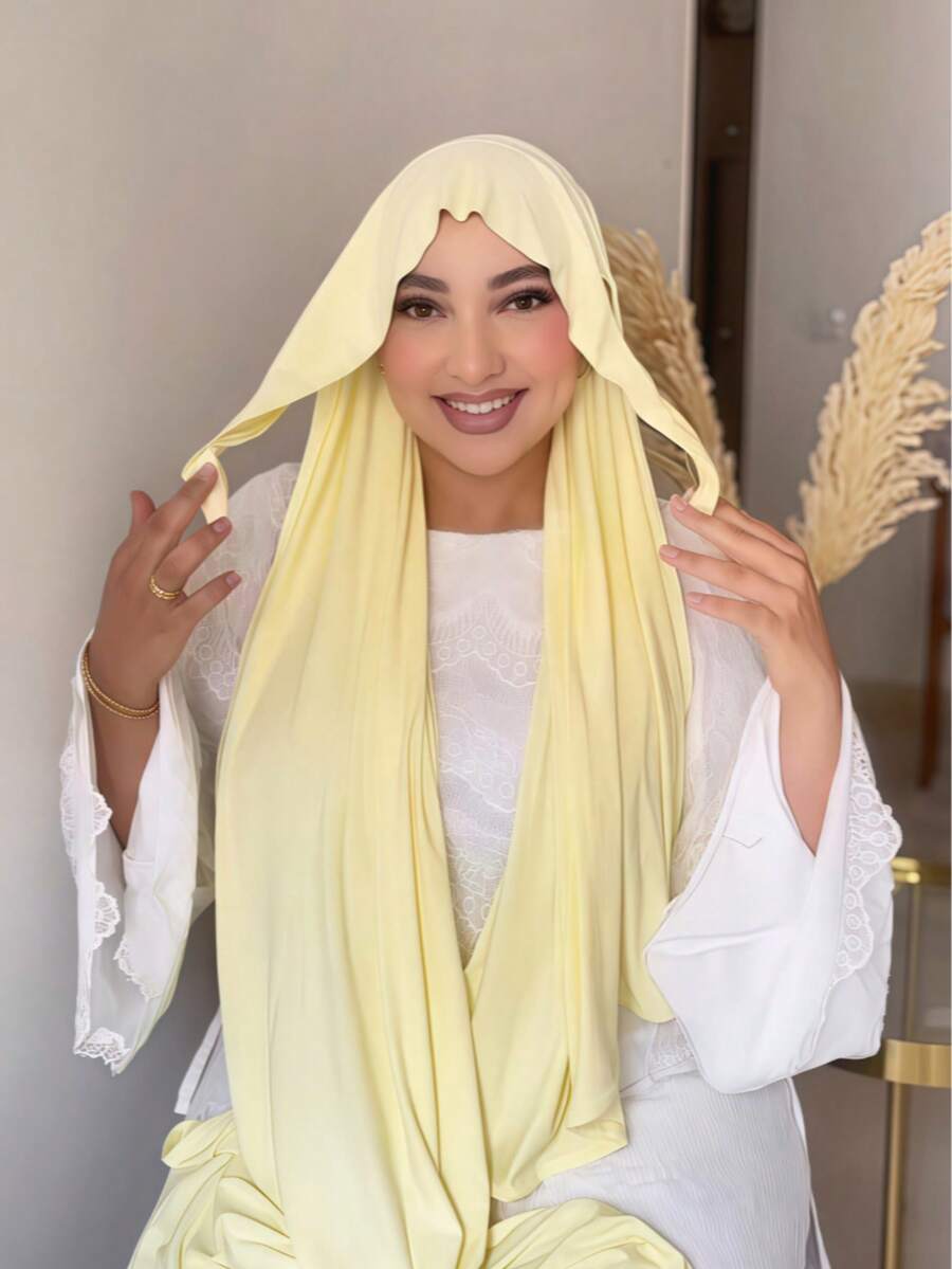 1条女士速戴头巾，100%纯棉系带围巾，经典纯色披肩式围巾，柔软舒适的粘胶纤维面料，适合日常佩戴、搭配长袍以及节日场合。
