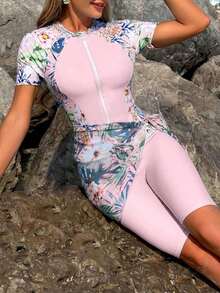 Swim  Set de 3 piezas: Blusa de manga corta con estampado, shorts y cubre-todo para mujeres de Oriente Medio - Rosa Pálido - Ver 3